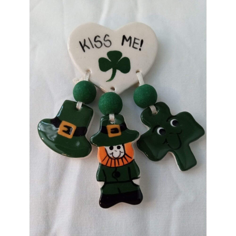 Handmade St Patrick's Ceramic "Kiss Me" Leprechaun Hat Clover Brooch